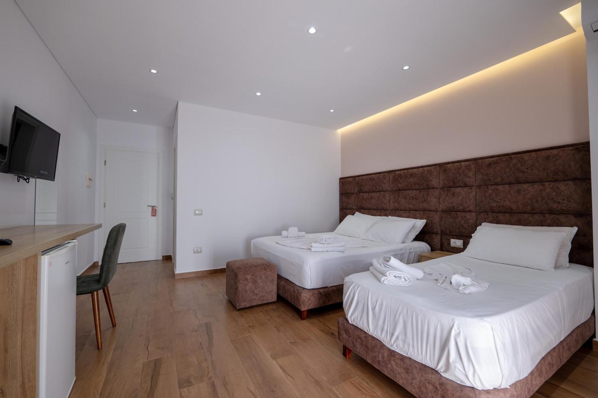 Hotel Erioni