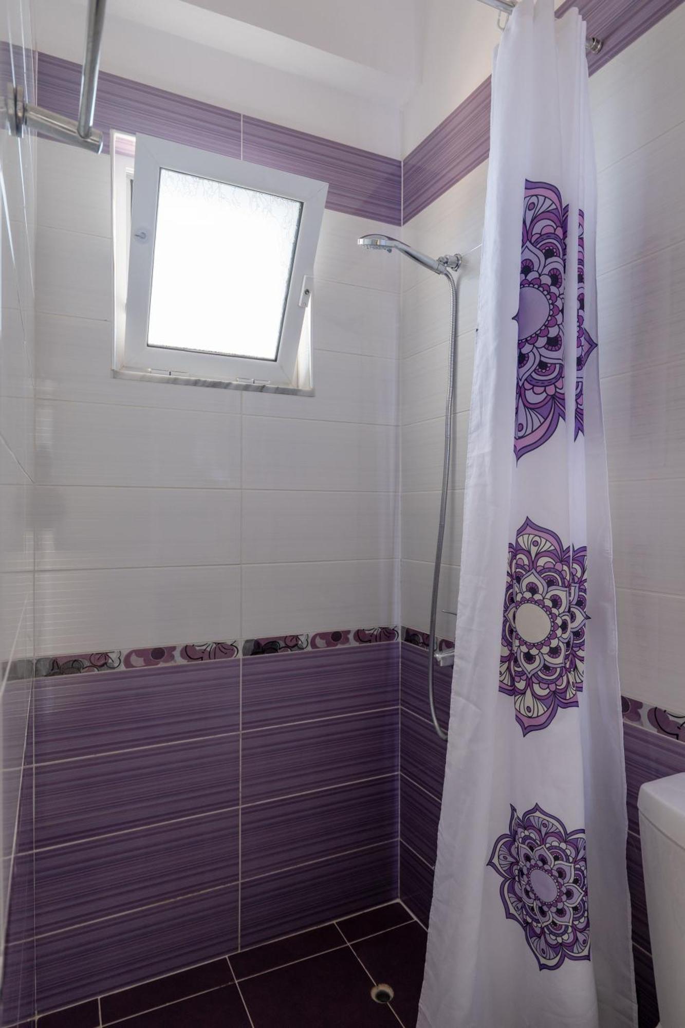 Erioni Hotel 3*