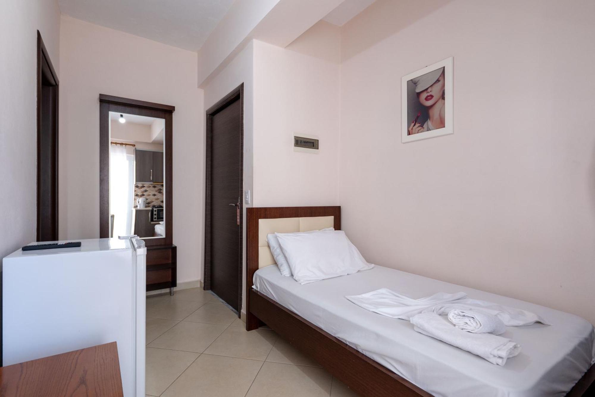 Hotel Erioni 3*