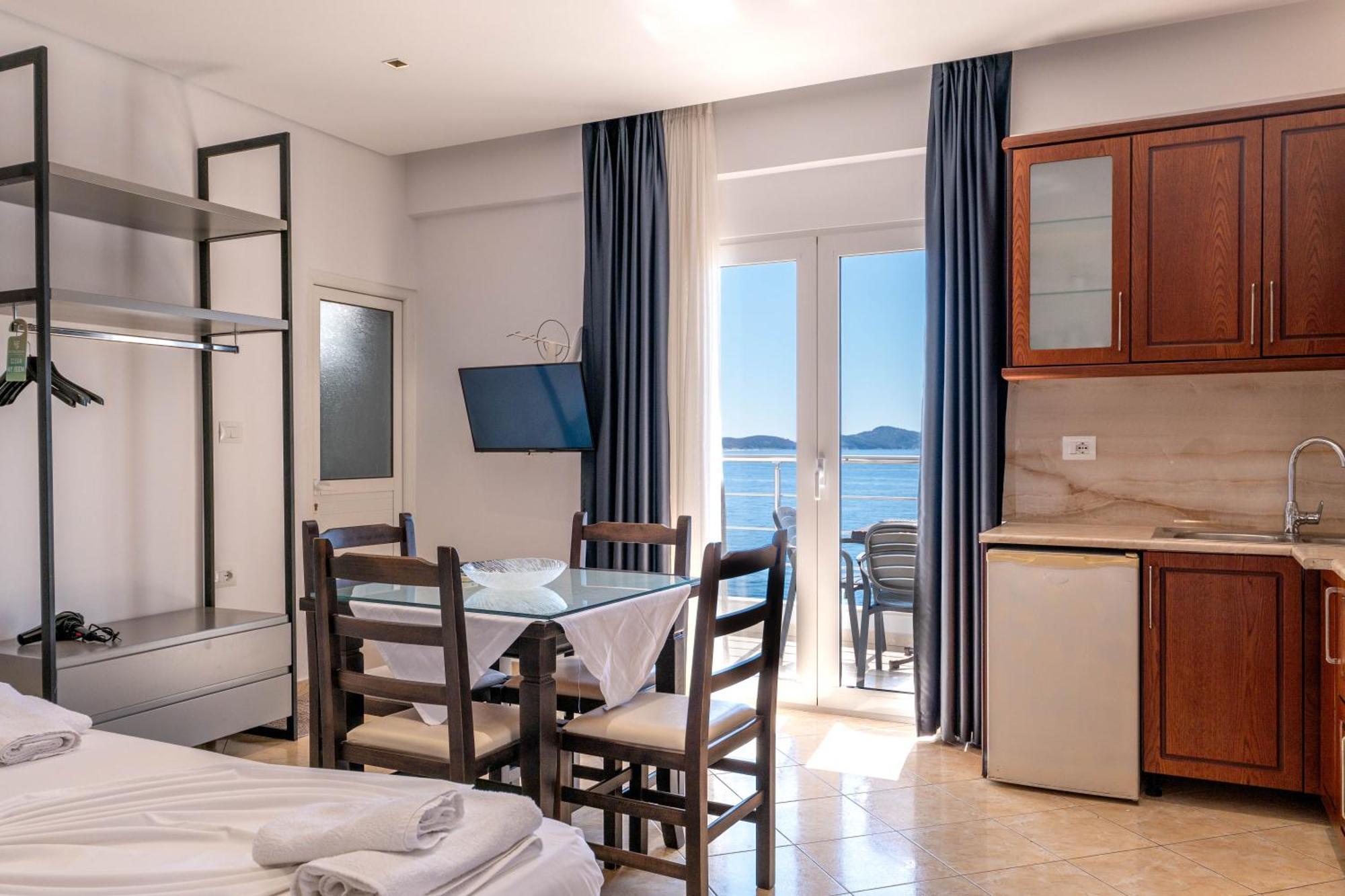 Erioni Hotel 3*